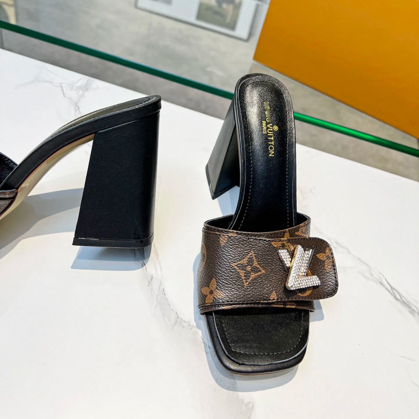 2023 spring and summer new heavy recommended all-match retro European high-heeled sandals slippers XC04062002