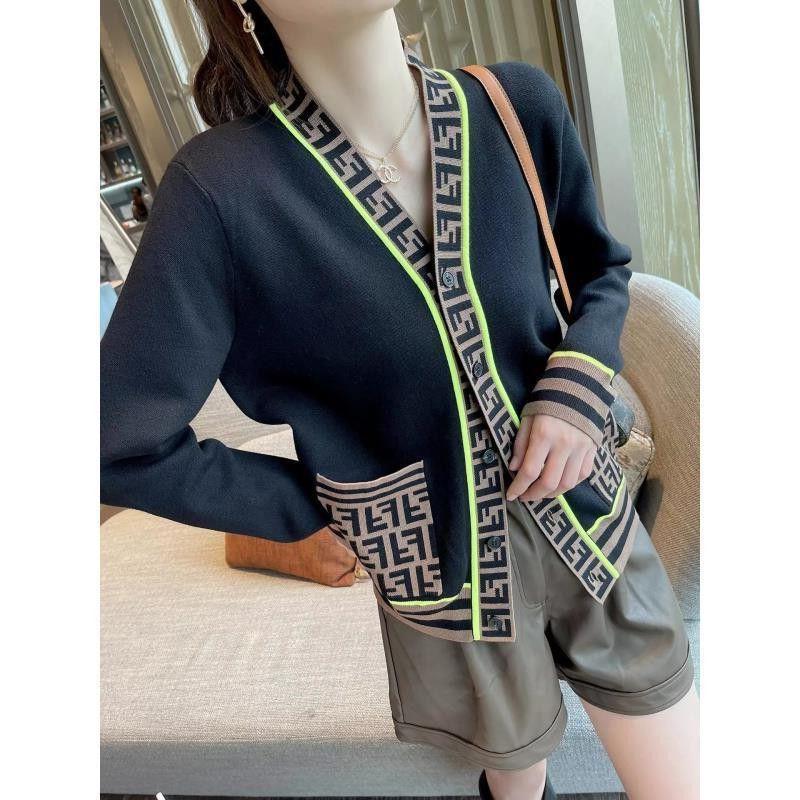 F Jacquard Striped Color Block V-neck Sweater 0823120706
