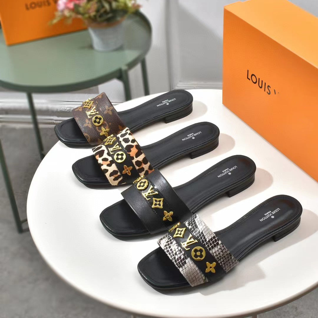 New V logo sandals XC16060502
