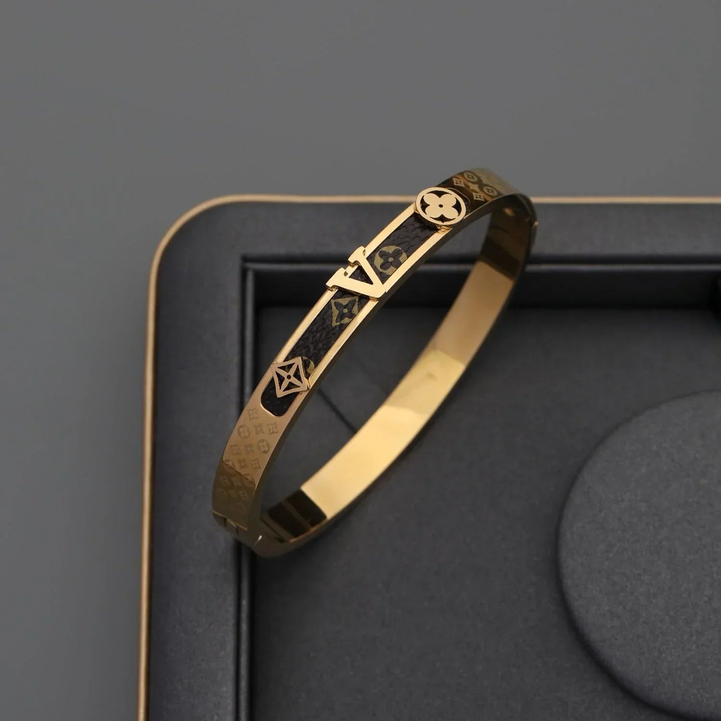Bracelet Titanium Steel Women's Light Luxury Old Flower Bracelet 1024050903