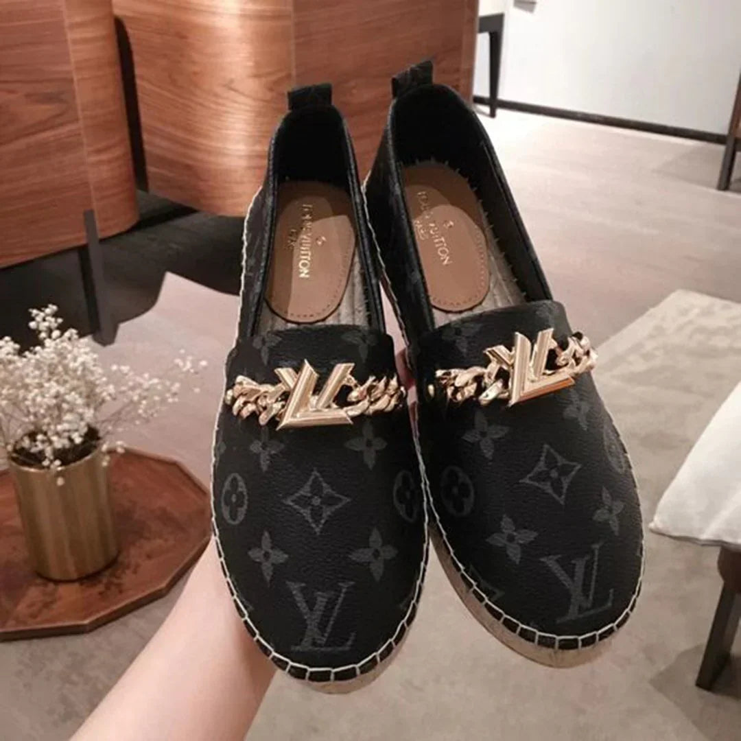 New versatile fashionable loafers 1024013106