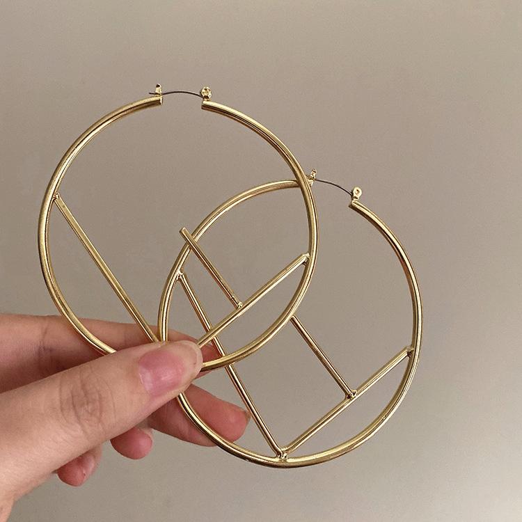 Personality Big Circle Letter Earrings 1024041833