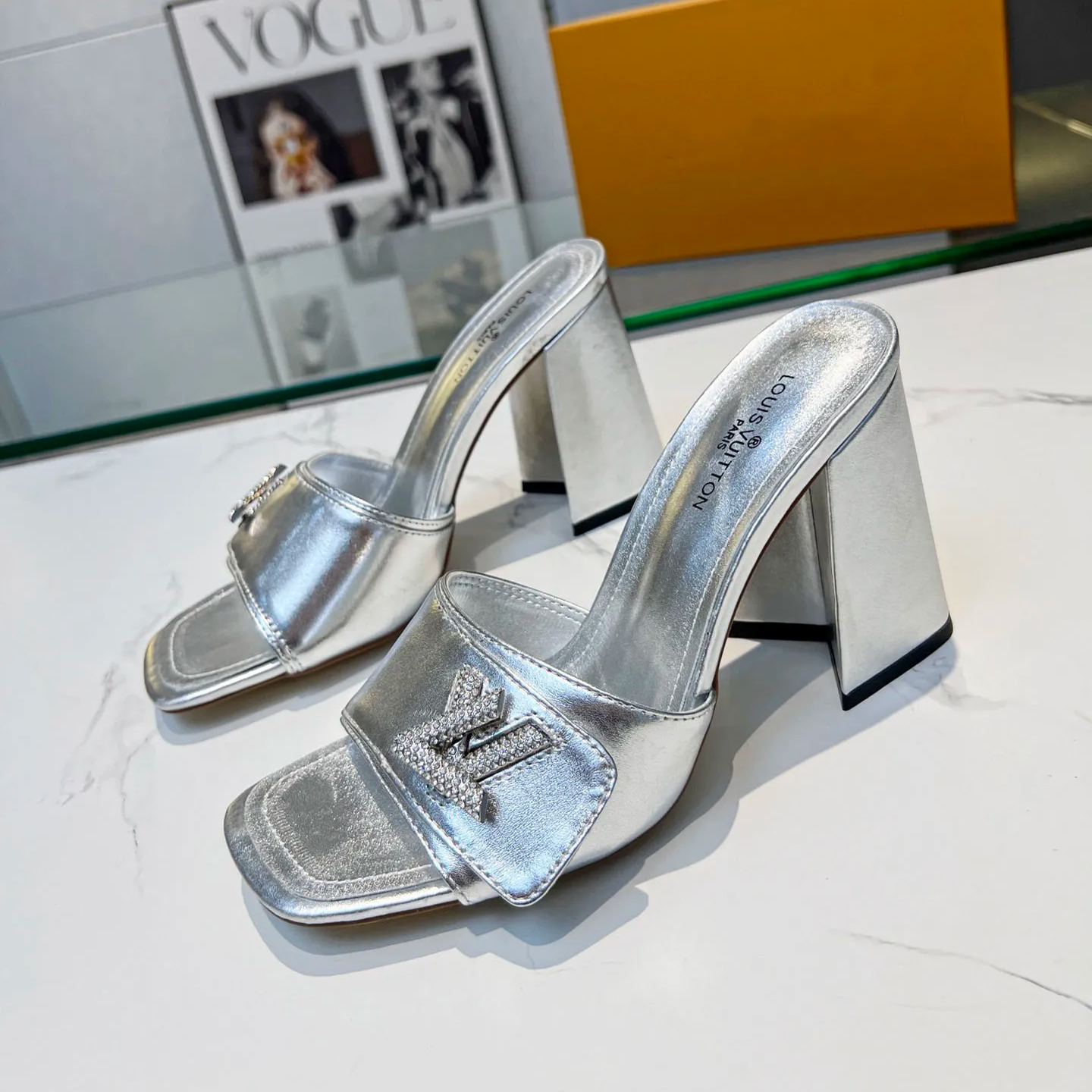 2023 spring and summer new heavy recommended all-match retro European high-heeled sandals slippers XC04062002