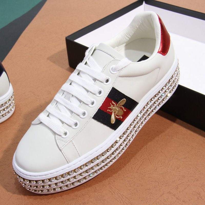 Fashion and versatile casual bee sports shoes 1023113016