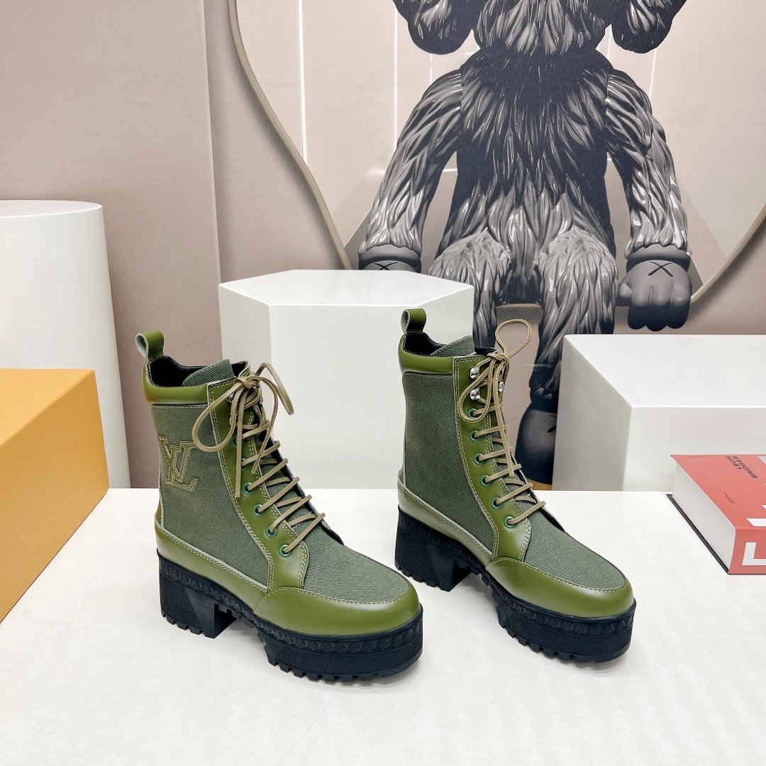 Fashion New Mid Length Thick Soled Martin Boots 1023120512
