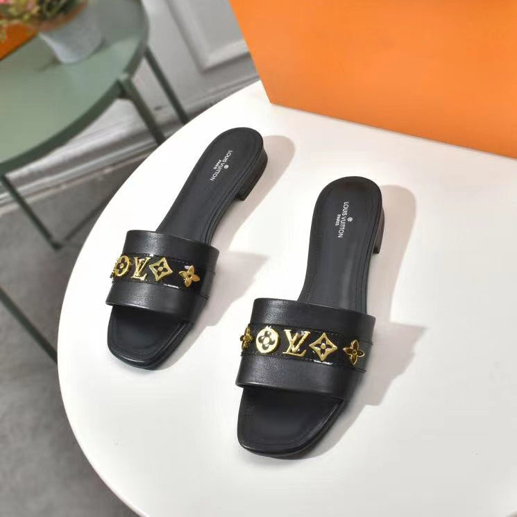 New V logo sandals XC16060502