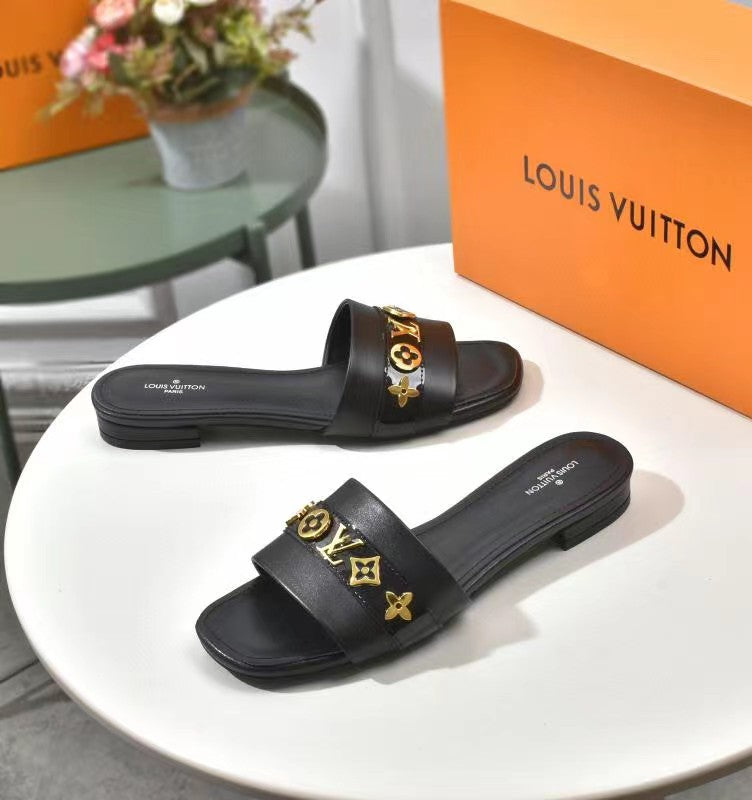 New V logo sandals XC16060502