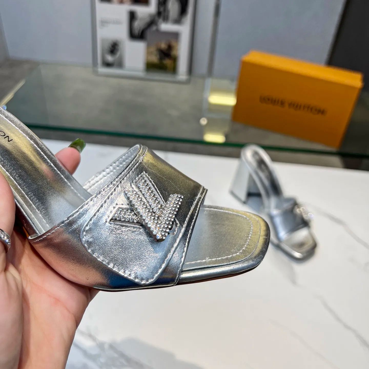 2023 spring and summer new heavy recommended all-match retro European high-heeled sandals slippers XC04062002