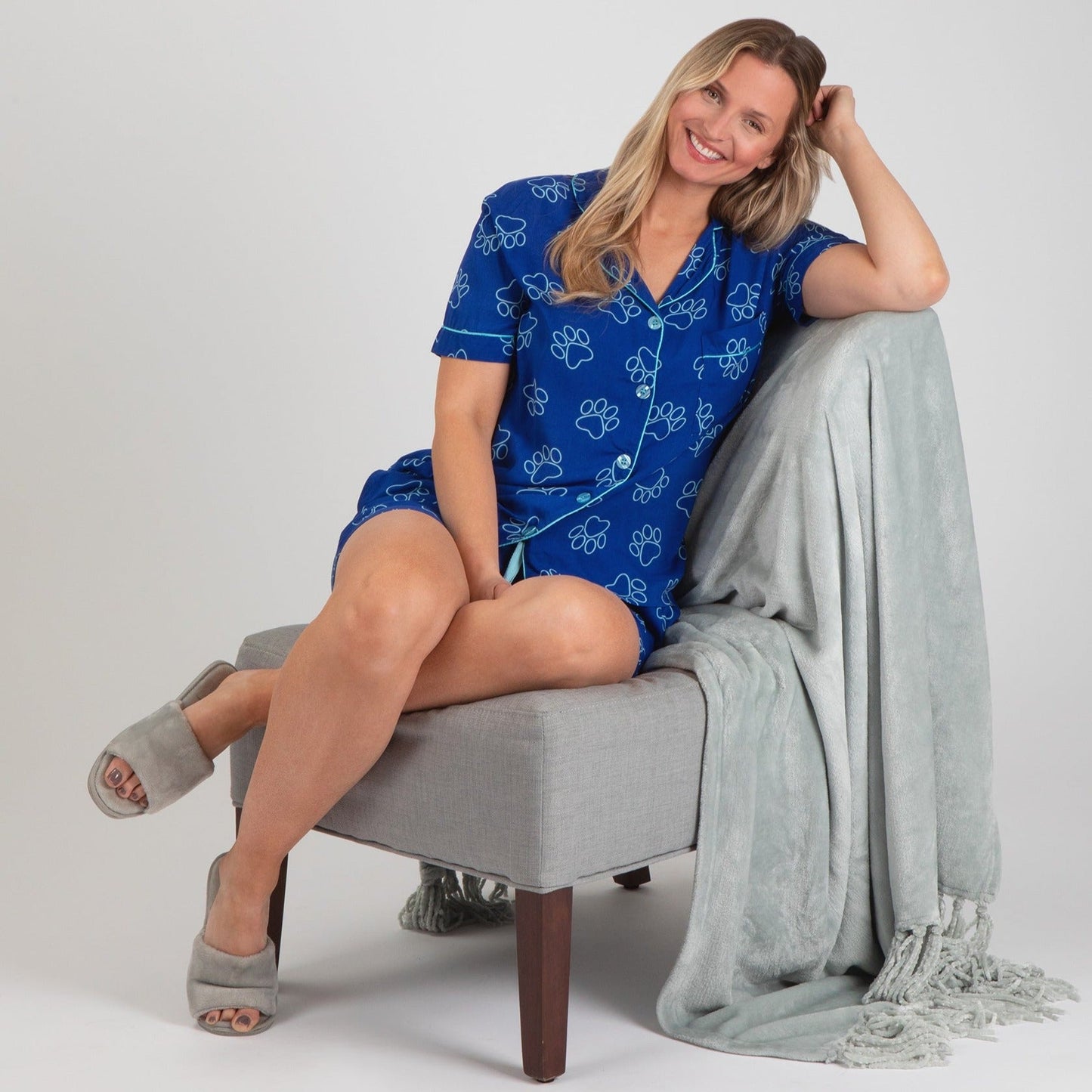 Outlined Paw Prints Pajama Shorts Set