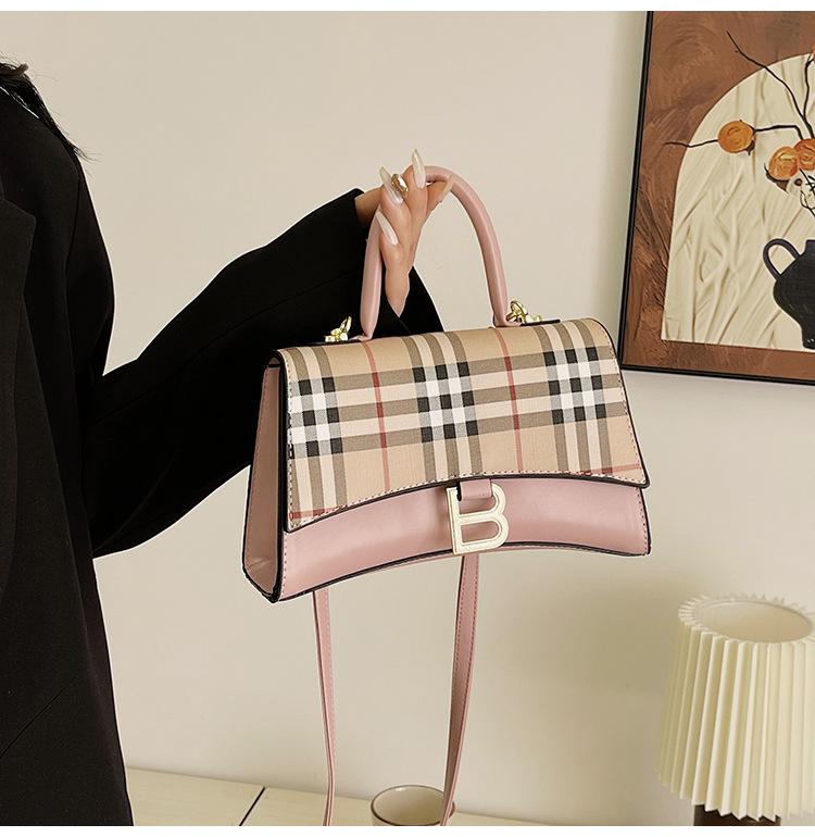 Retro Small Square Bag New High-end Sense Shoulder Bag 1024041615