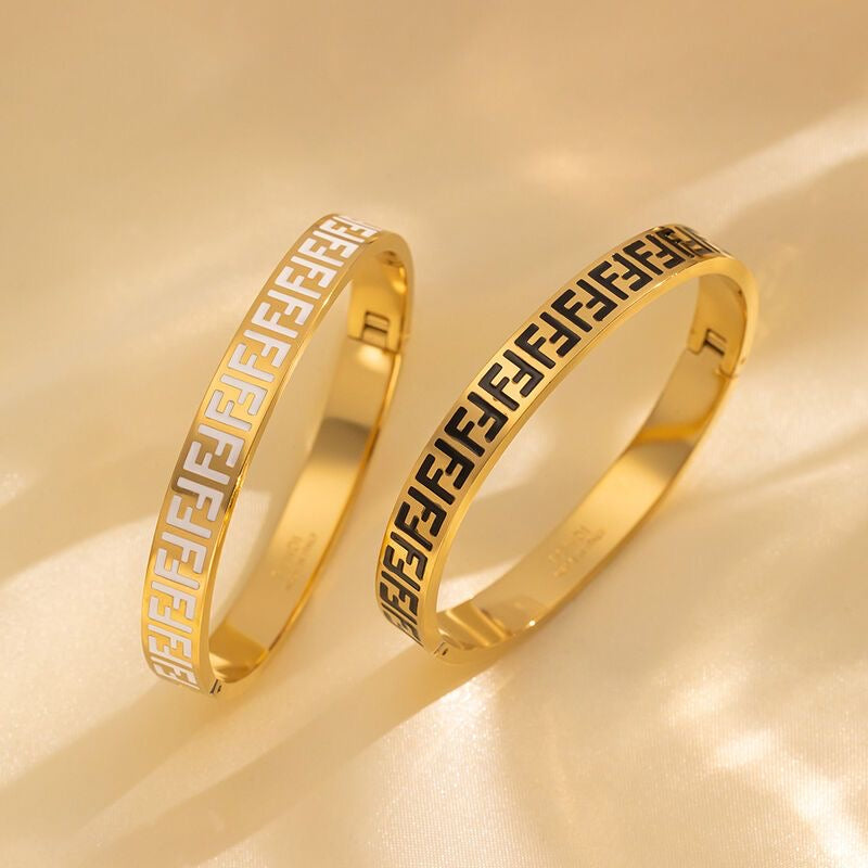 FD Letters Gypsophila Bracelet PD0425071810