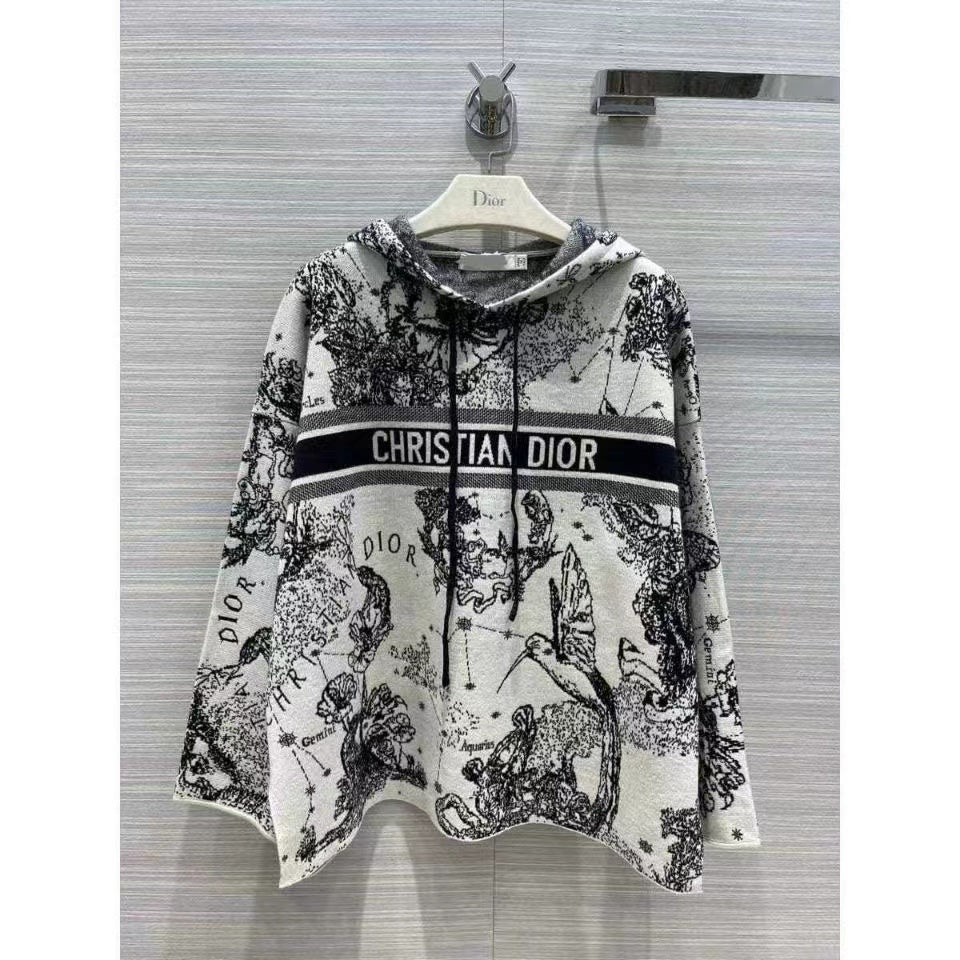 Early spring new fashion hooded sweater shorts suit
