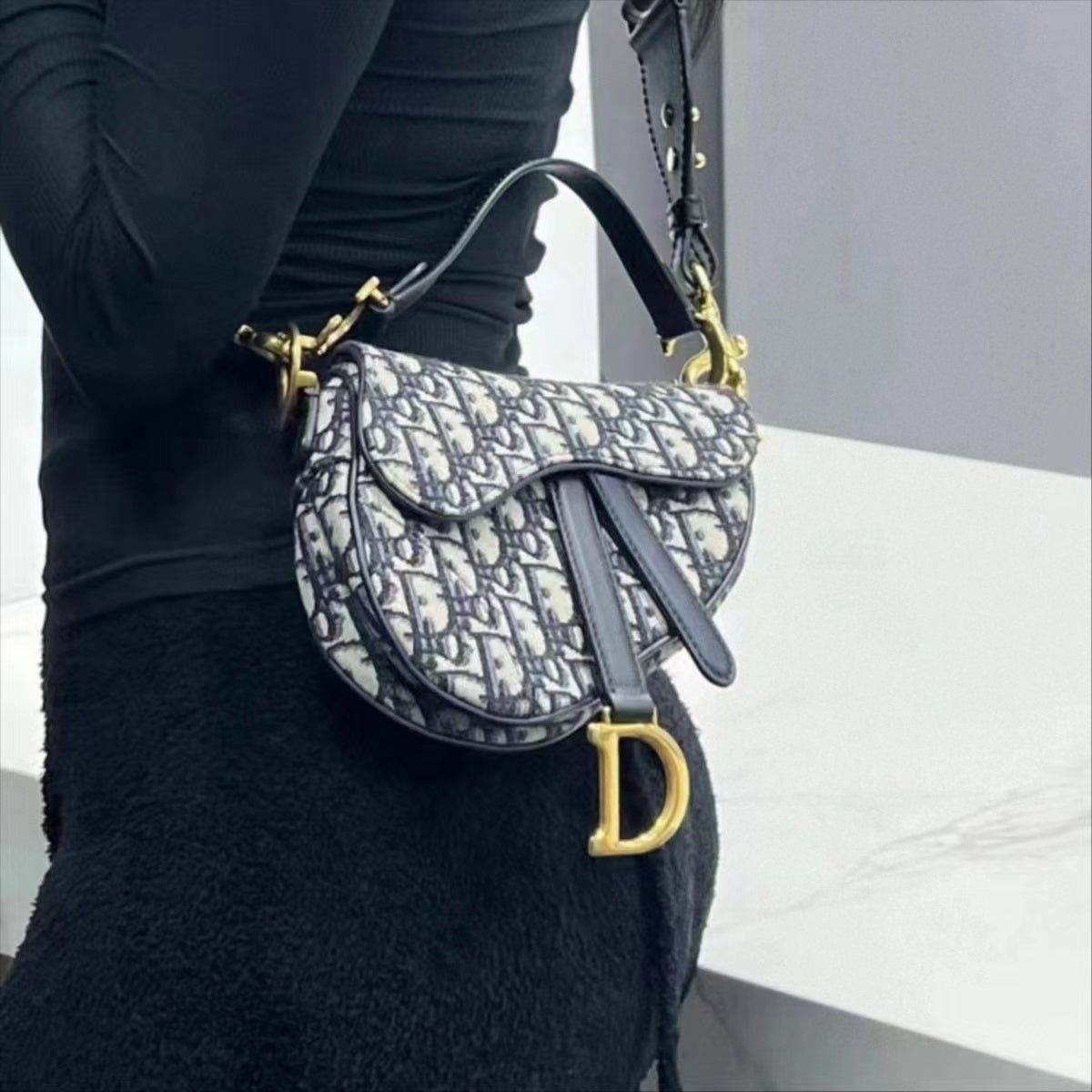 23 D Saddle bag embroidered crossbody shoulder bag women's bag classic presbyopic canvas clutch retro bag PD0423102502