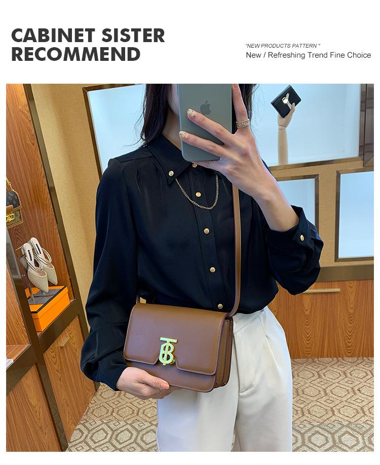 Fashion New Women's Bag, Simple And Solid Color Tofu Bag 1024010302