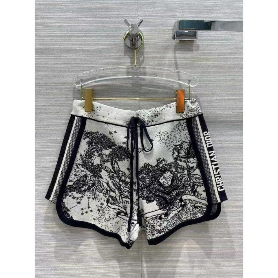 Early spring new fashion hooded sweater shorts suit