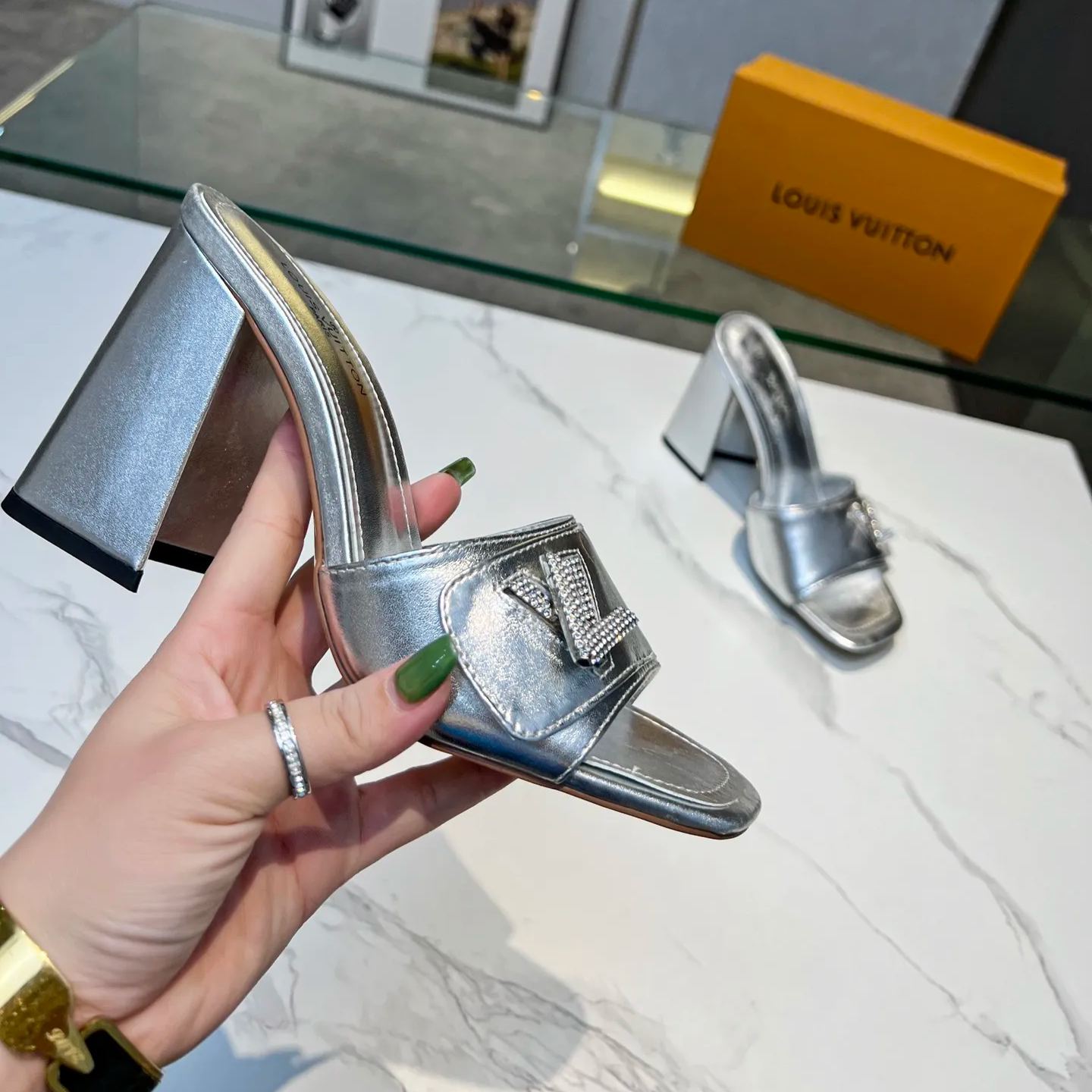 2023 spring and summer new heavy recommended all-match retro European high-heeled sandals slippers XC04062002