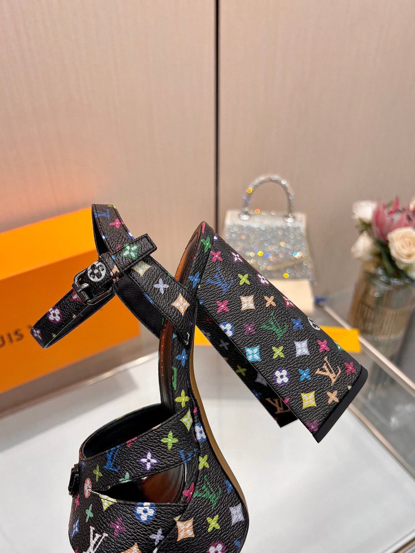 New Handmade Fashion V Logo 12cm Women's High heeled Sandals XC042025052005