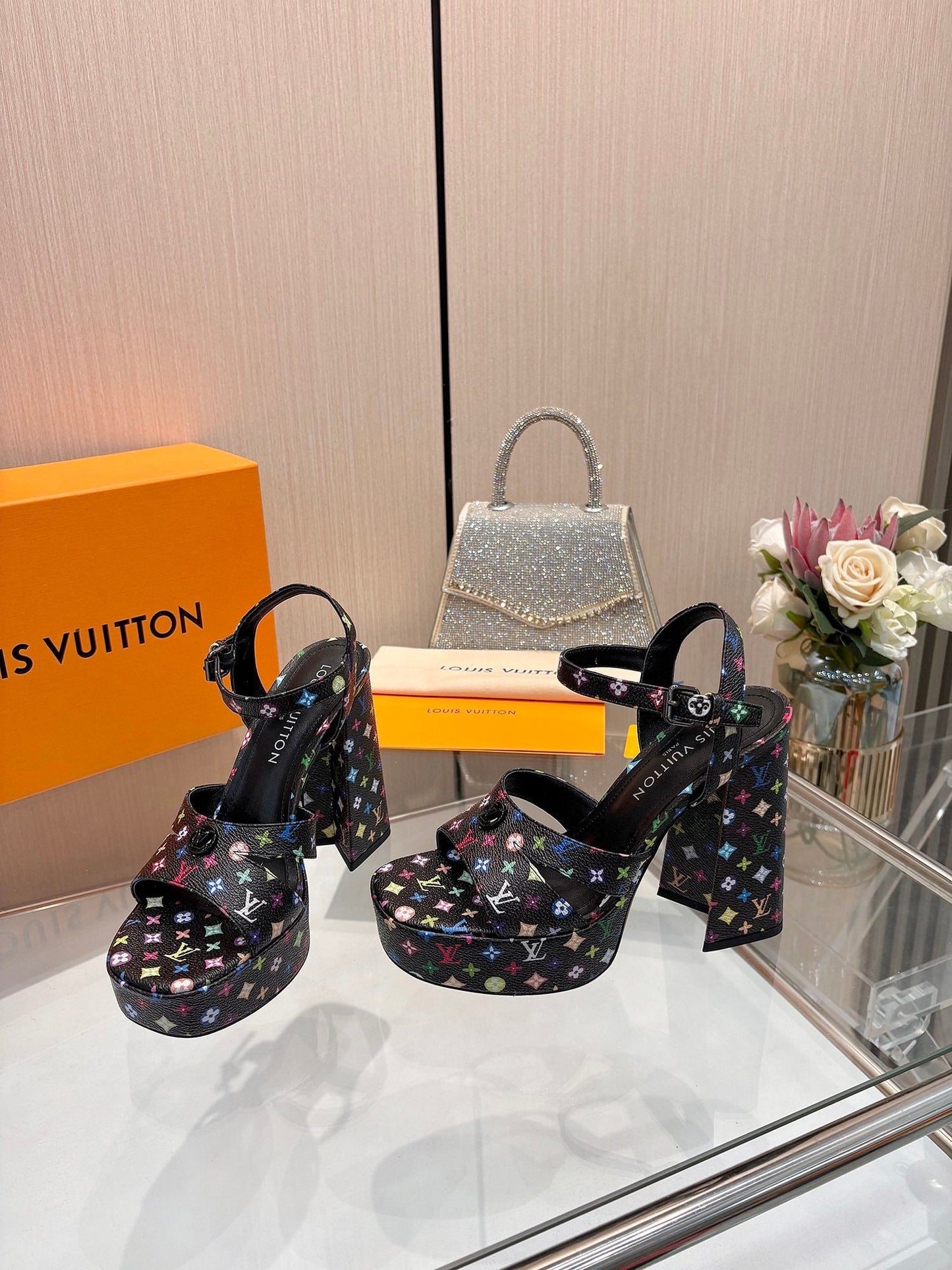 New Handmade Fashion V Logo 12cm Women's High heeled Sandals XC042025052005