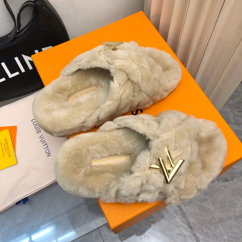 24 V Fluff Fashion Slippers 0424082807