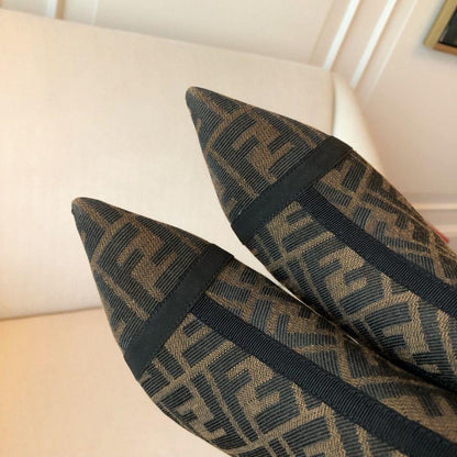 Pointed Toe Fashionable and Versatile High Heels 0823112308