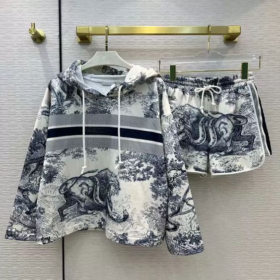 Early spring new fashion hooded sweater shorts suit