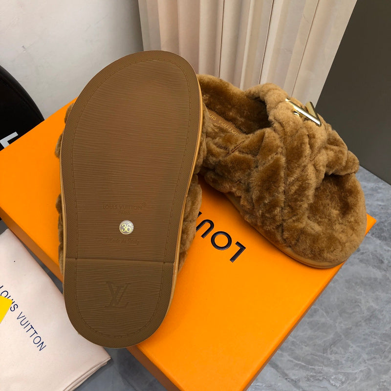 24 V Fluff Fashion Slippers 0424082807