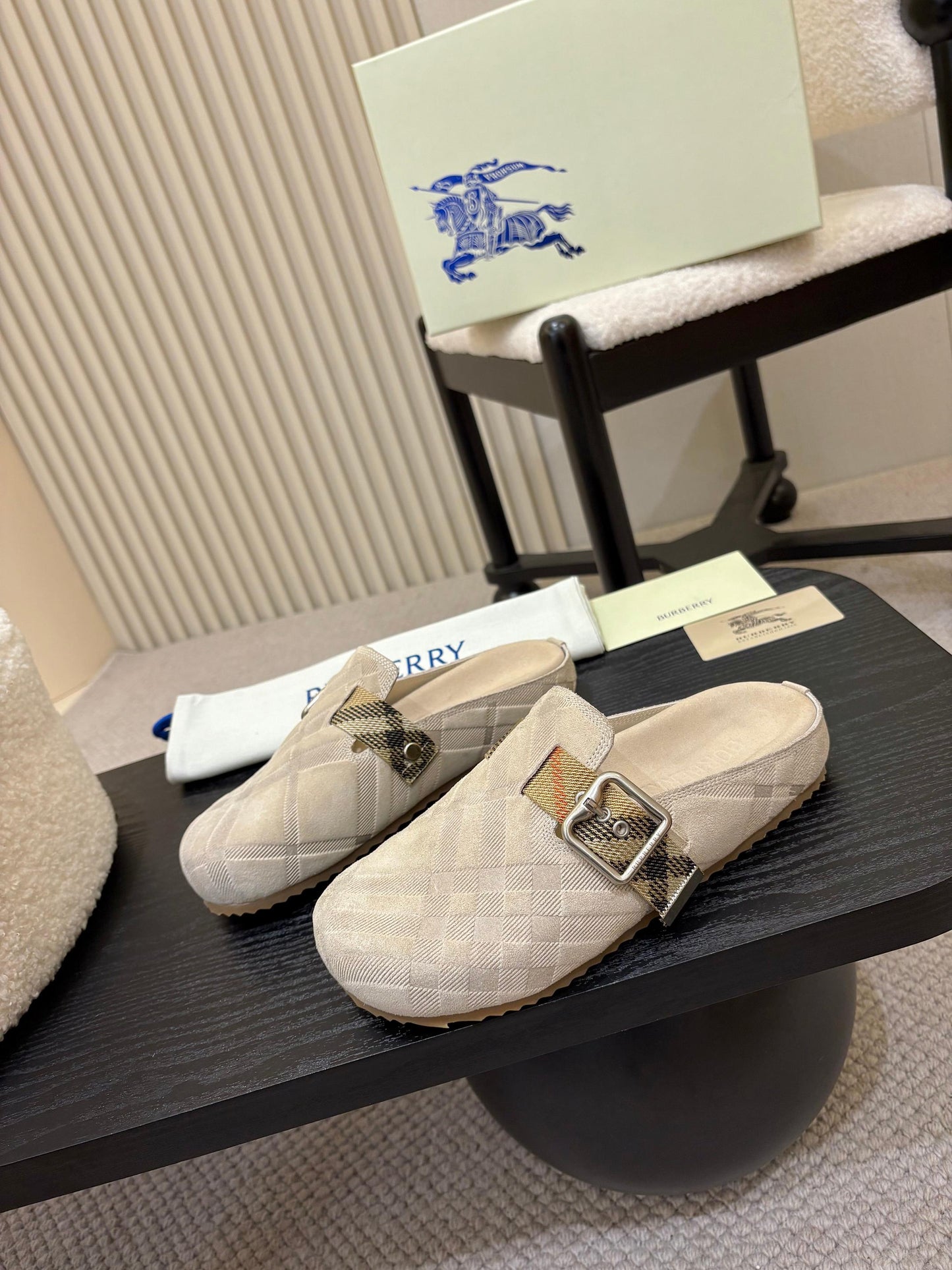 Women Check Suede Urchin Clogs XC0425080503