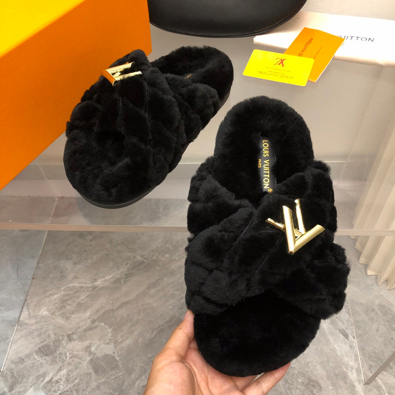 24 V Fluff Fashion Slippers 0424082807