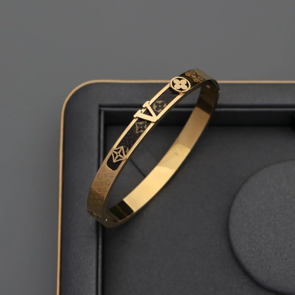 Bracelet Titanium Steel Women's Light Luxury Old Flower Bracelet 1024050903