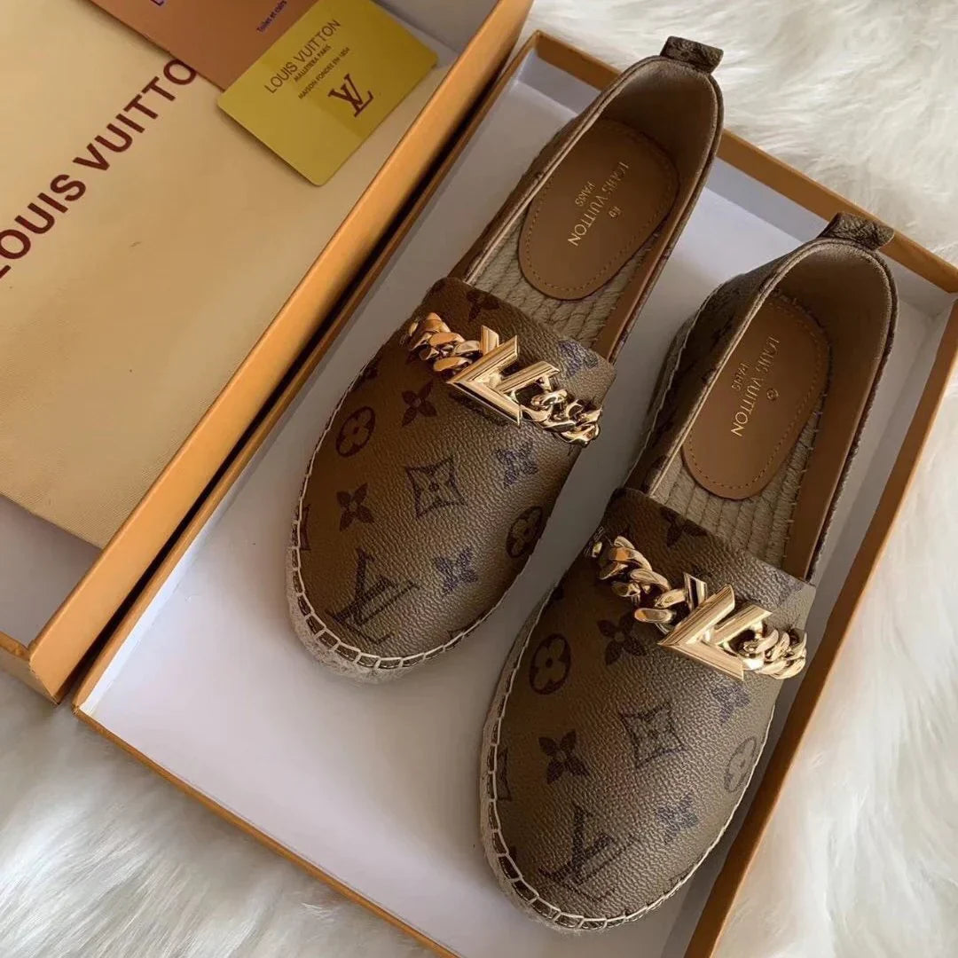 New versatile fashionable loafers 1024013106