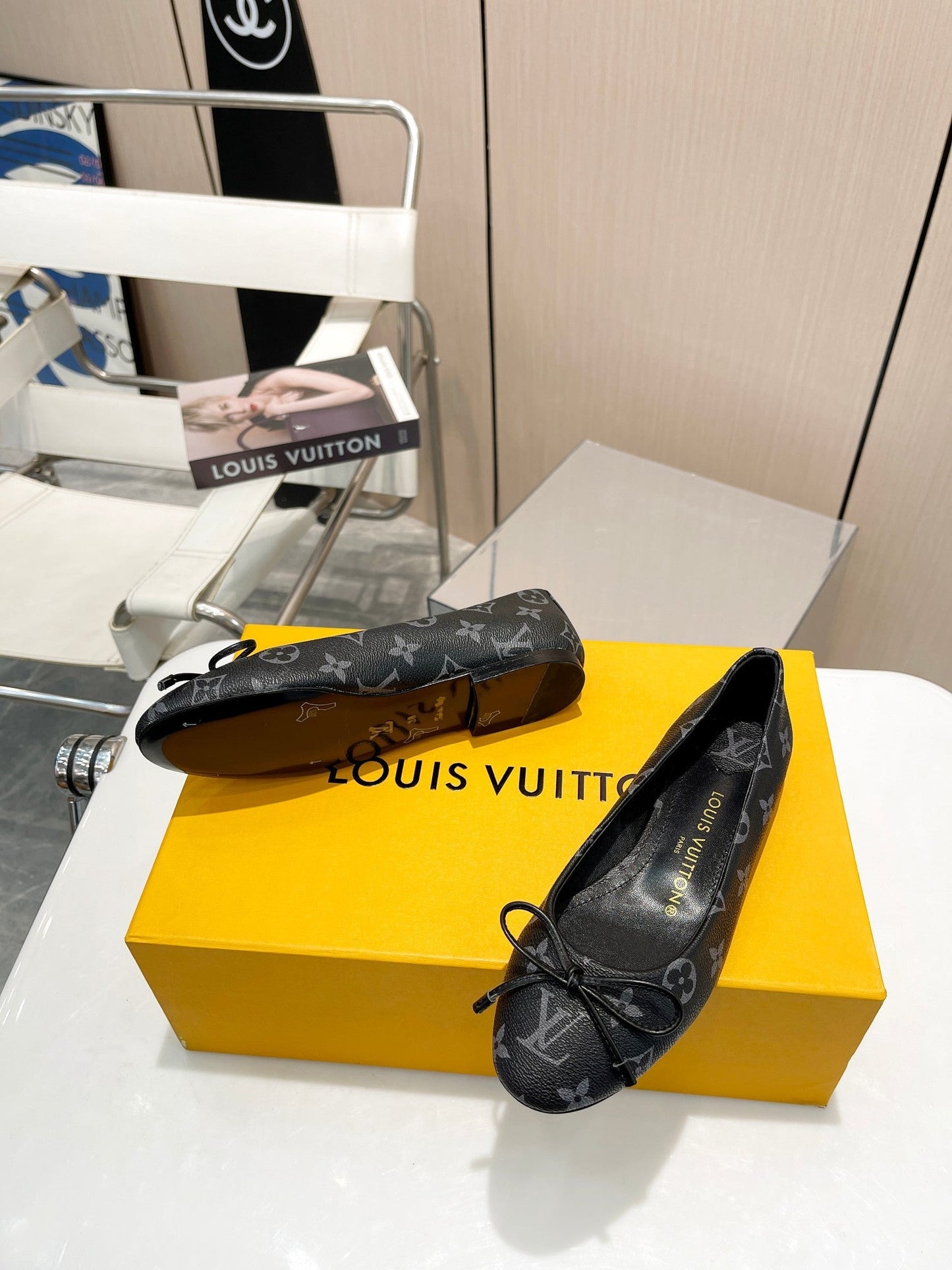 Classic logo bow embossed shallow flat shoes XC0424052815