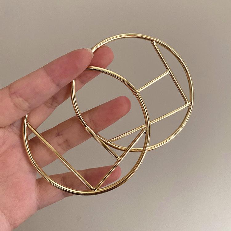 Personality Big Circle Letter Earrings 1024041833