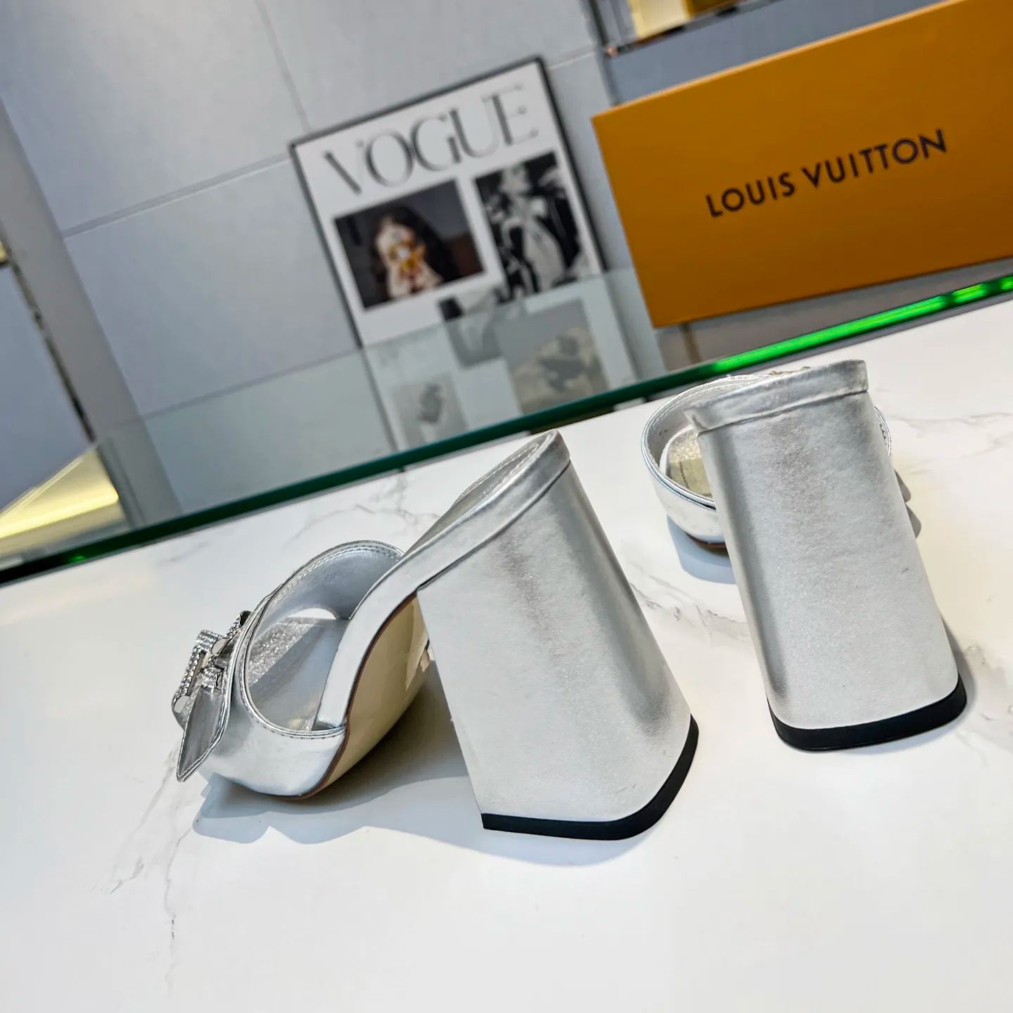 2023 spring and summer new heavy recommended all-match retro European high-heeled sandals slippers XC04062002