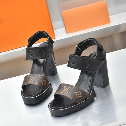 New Handmade Fashion V Logo 9.5cm Women's High heeled SandalsXC052024030712