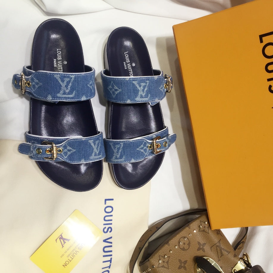 New V logo printed sandals fashion casual beach flip flops 0425032402