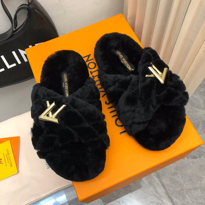 24 V Fluff Fashion Slippers 0424082807
