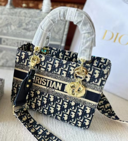 Fashion retro handbag PD10061422