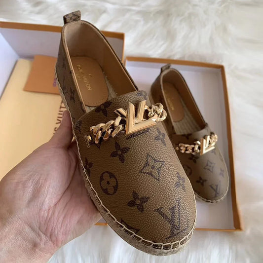 New versatile fashionable loafers 1024013106