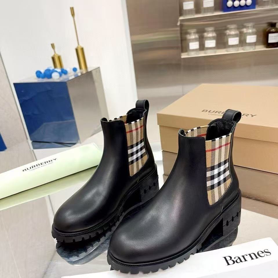 Women Check Panel Leather Chelsea Boots PD0425080502