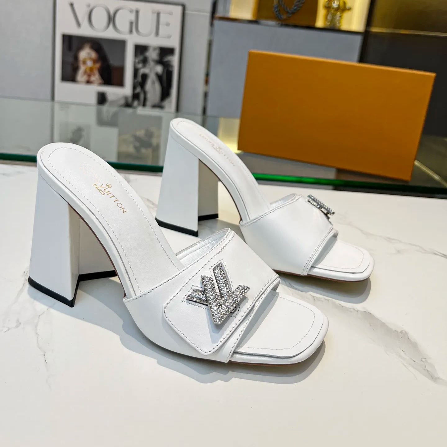 2023 spring and summer new heavy recommended all-match retro European high-heeled sandals slippers XC04062002