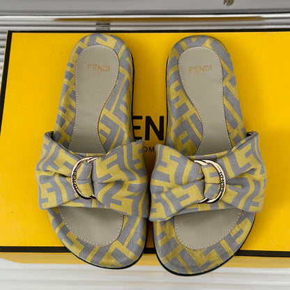 Luxurious presbyopia thick soled sandals 1024080130