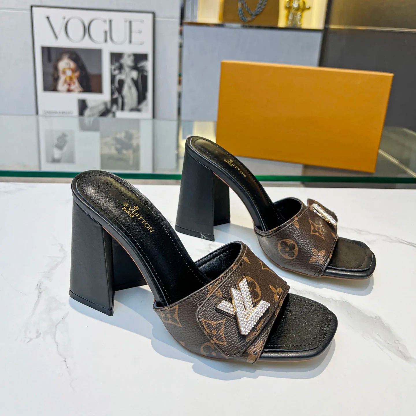 2023 spring and summer new heavy recommended all-match retro European high-heeled sandals slippers XC04062002