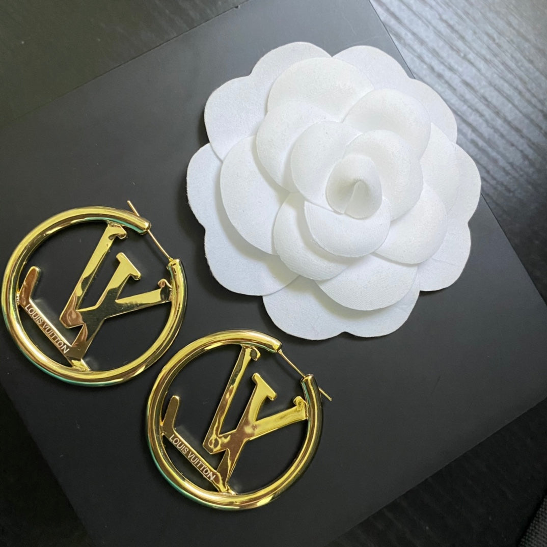 V Earrings Ear Stud 0425022402
