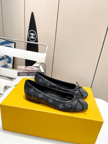 Classic logo bow embossed shallow flat shoes XC0424052815
