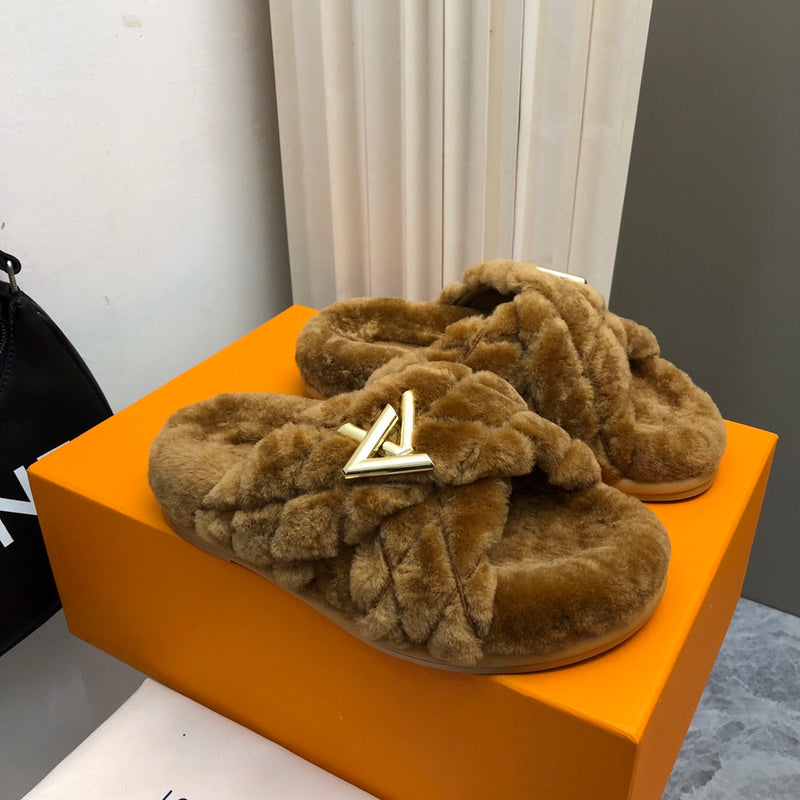 24 V Fluff Fashion Slippers 0424082807