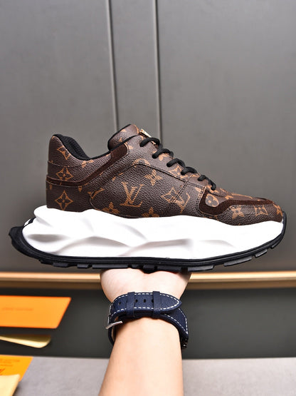 New Luxury V-pattern Sole Sneakers 0424081504