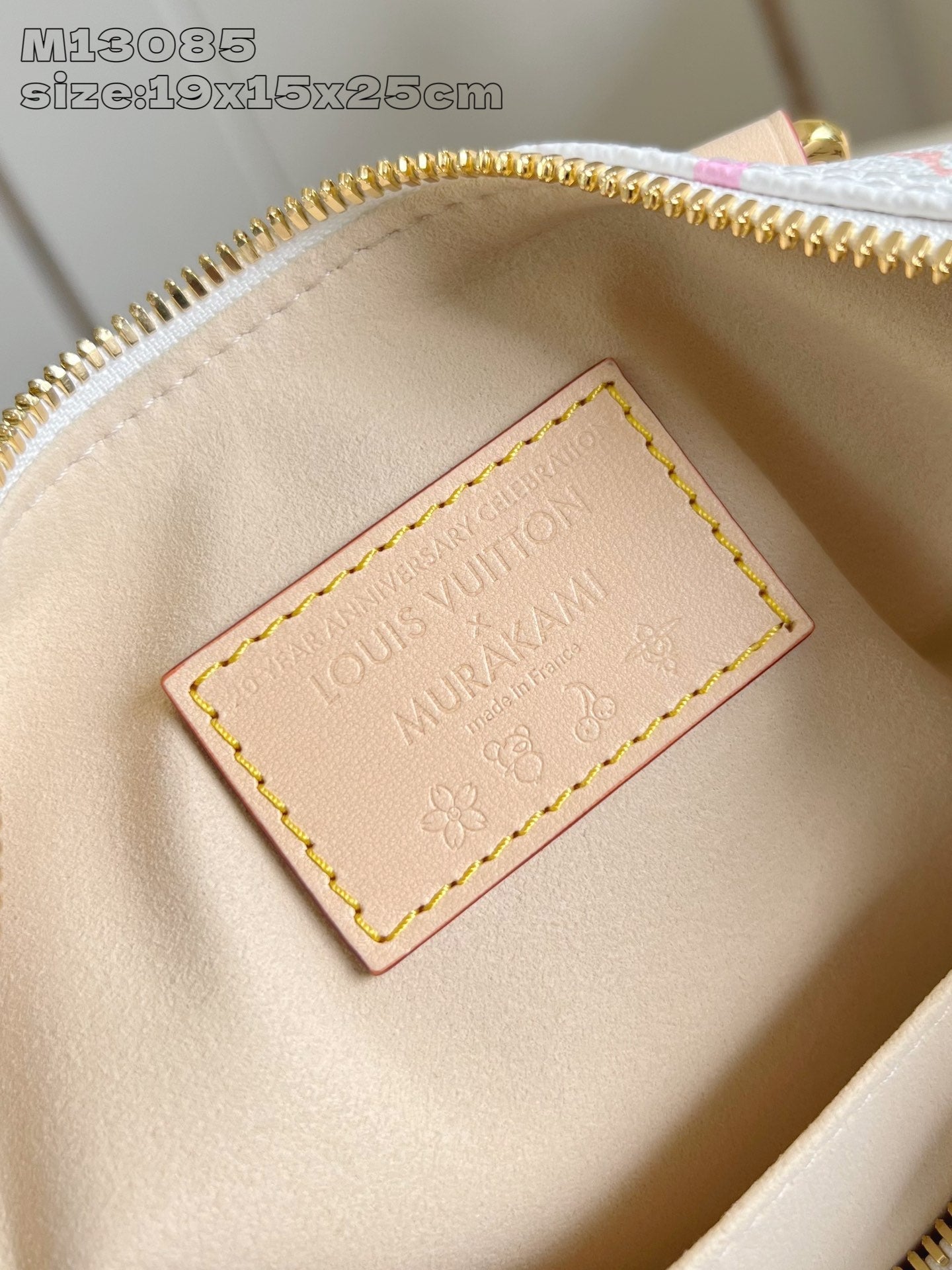 25 New White Color Classic 25 Women's Bag M13085 042504012