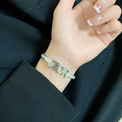 High quality trendy new bracelet 1024040121