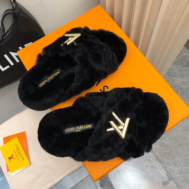 24 V Fluff Fashion Slippers 0424082807