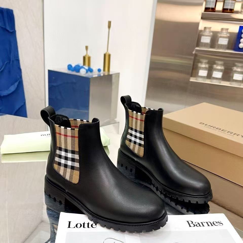 Women Check Panel Leather Chelsea Boots PD0425080502